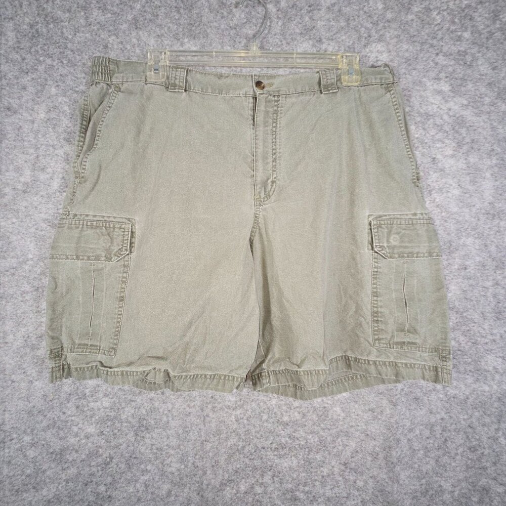 L.L. Bean Shorts Comfort Waist Utility Cargo Shorts Gray Men's Size 42 Classic